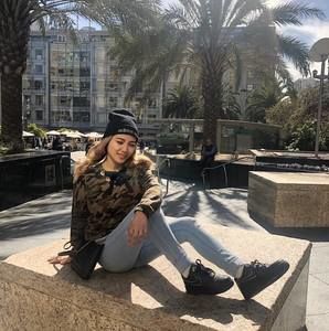 Meet your Posher, Rowela